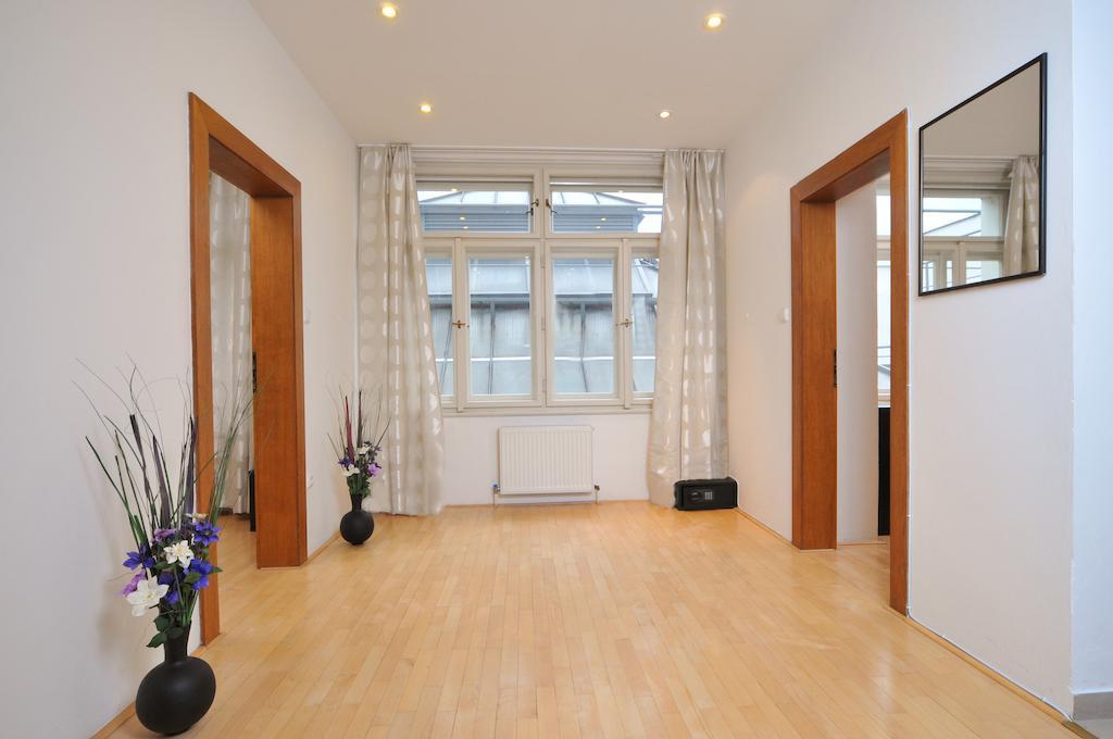 Selinor Old Town Apartments Prague Luaran gambar